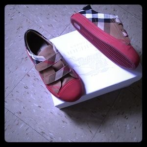 Burberry youth sneaker